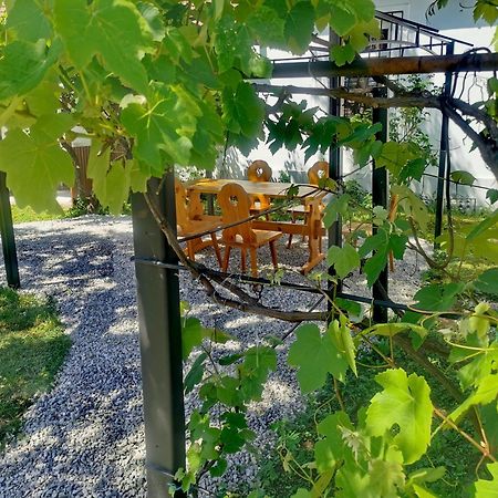 Dolce Weekend Balaton Apartment Balatongyorok Exterior photo